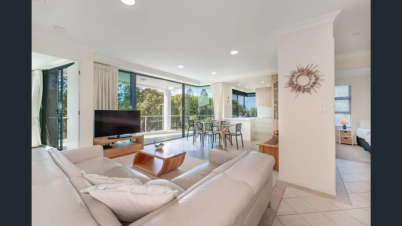 Apartment Sea Breeze At Mudjimba Beachside, Tennis Pool